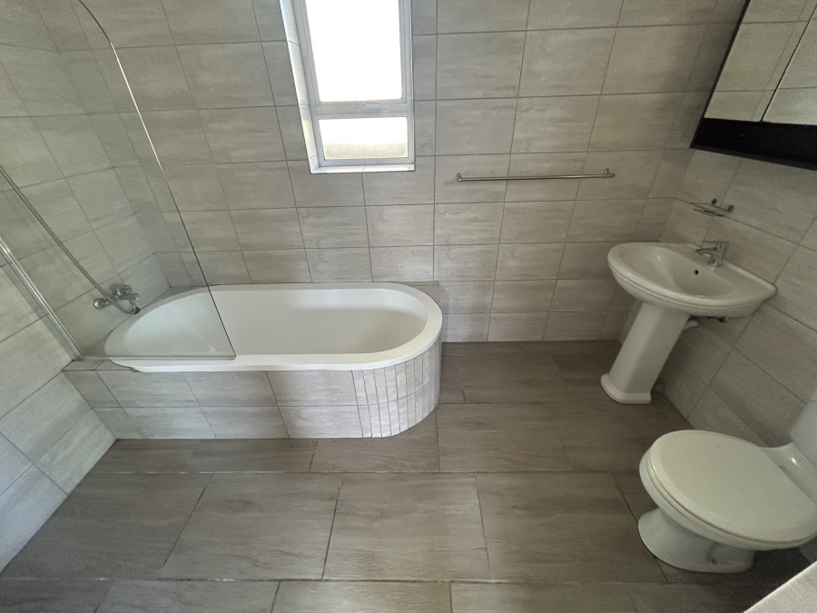 To Let 1 Bedroom Property for Rent in Parklands Western Cape